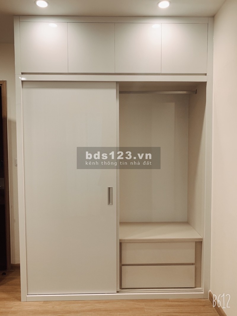 Cho thuê cấp căn 2PN2WC nội thất cơ bản tại Vinhomes Smart City