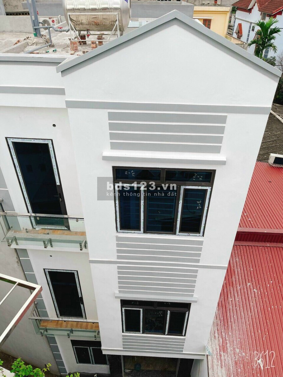Cần bán nguyên căn long lanh, thanh khoản cao, đường Bồ Đề, Quận Long Biên