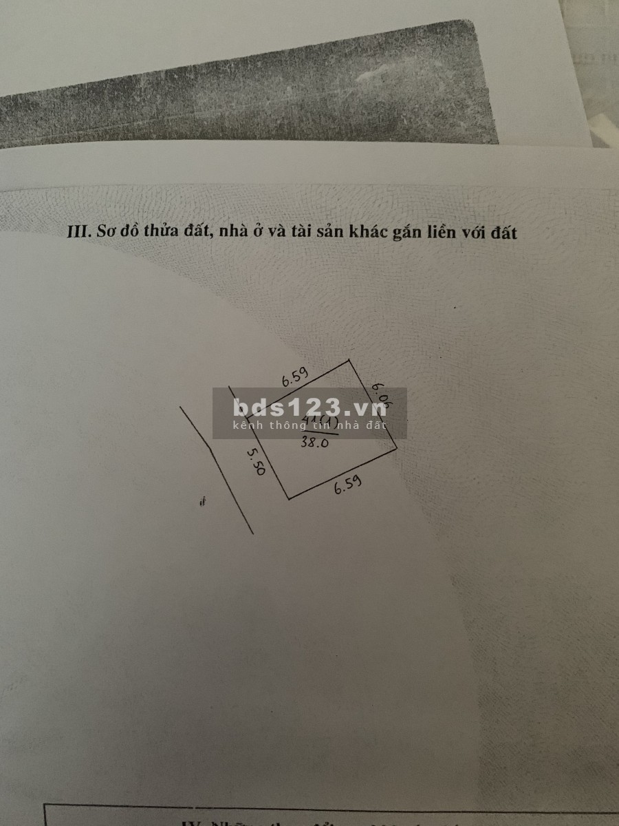 Gia đình cần bán đất tại Triều Khúc, có sẵn nhà 3 tầng diện tích 38m3 Mt 5.5m ô tô đỗ cửa