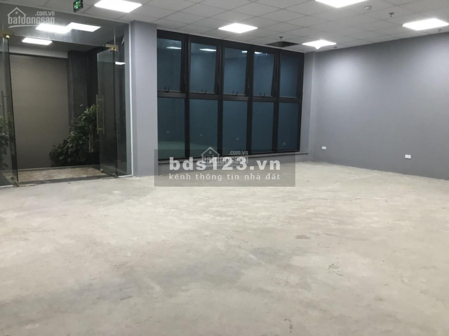 Cho thuê nhà mặt phố La Thành, ngay Ô Chợ Dừa cắt Hào Nam, Hoàng Cầu. Diện tích mỗi sàn 60m2 x 5,5 tầng
