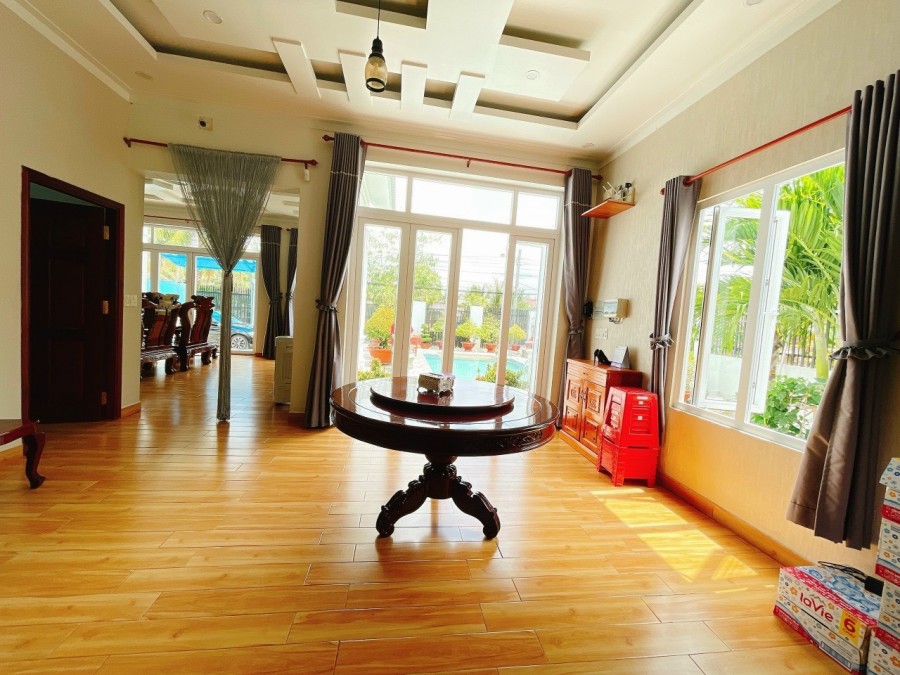 Cần bán nhà biệt thự hồ bơi sân vườn, view sông, vượng khí, khu dân cư