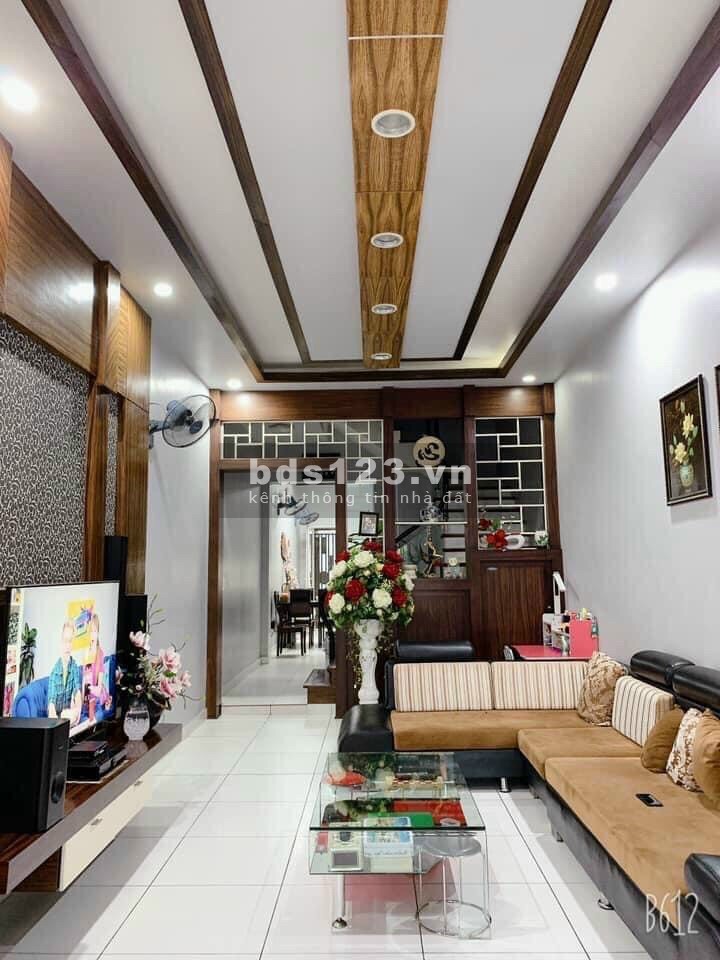 Cần bán nguyên căn long lanh, thanh khoản cao, đường Bồ Đề, Quận Long Biên
