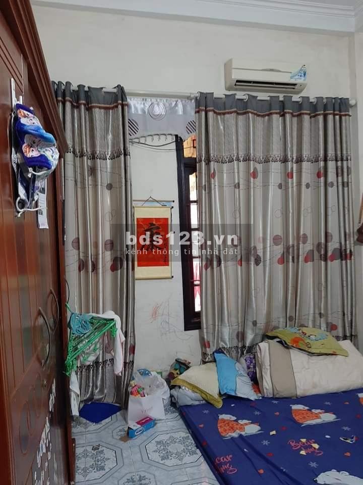 Bán nhà 4 tầng ngõ ô tô kinh doanh ngay bx Nước Ngầm, mt 3.8m