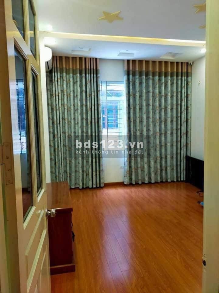 Bán nhà 5 tầng ngõ 40 Trần Vỹ, đường ô tô tránh, gần phố . DT 42m2 mt 4m, giá 6.8 tỷ