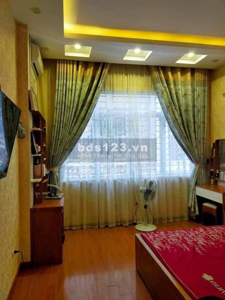 Bán nhà 5 tầng ngõ 40 Trần Vỹ, đường ô tô tránh . DT 42m2, mt 4m, giá 6.8 tỷ