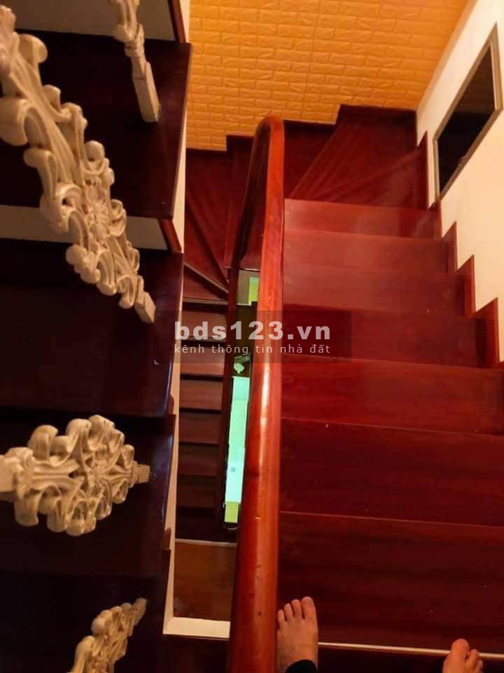 Bán nhà 5 tầng ngõ 40 Trần Vỹ, đường ô tô tránh . DT 42m2, mt 4m, giá 6.8 tỷ