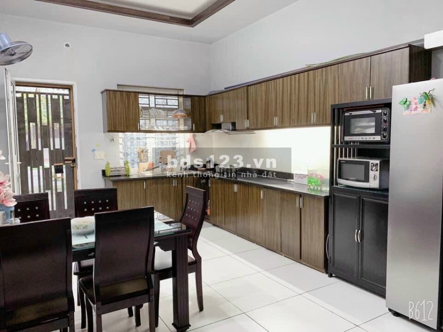 Cần bán nguyên căn long lanh, thanh khoản cao, đường Bồ Đề, Quận Long Biên