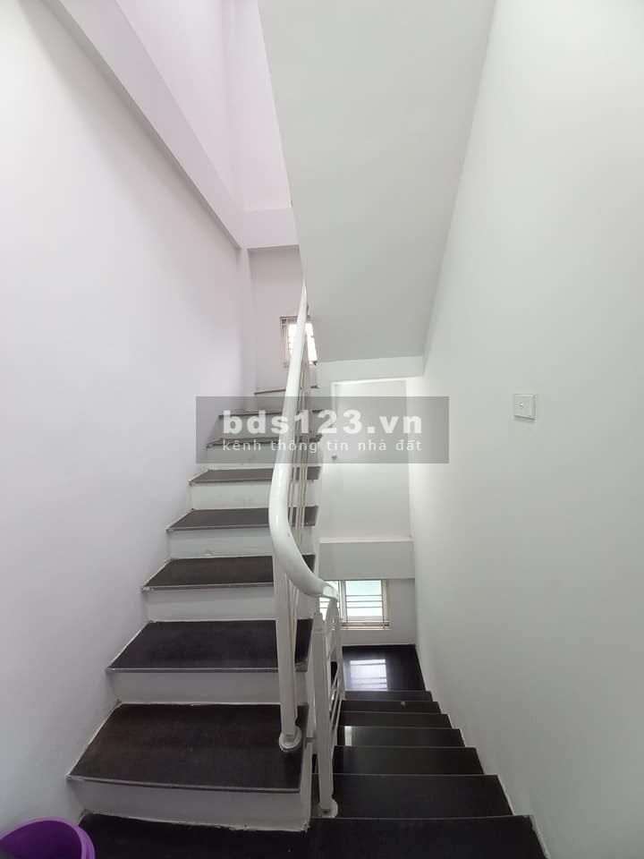 Bán nhà Tân Mai, 30m2 x 4 Tầng x MT 3.8m, ở ngay, 20m ra mặt phố…