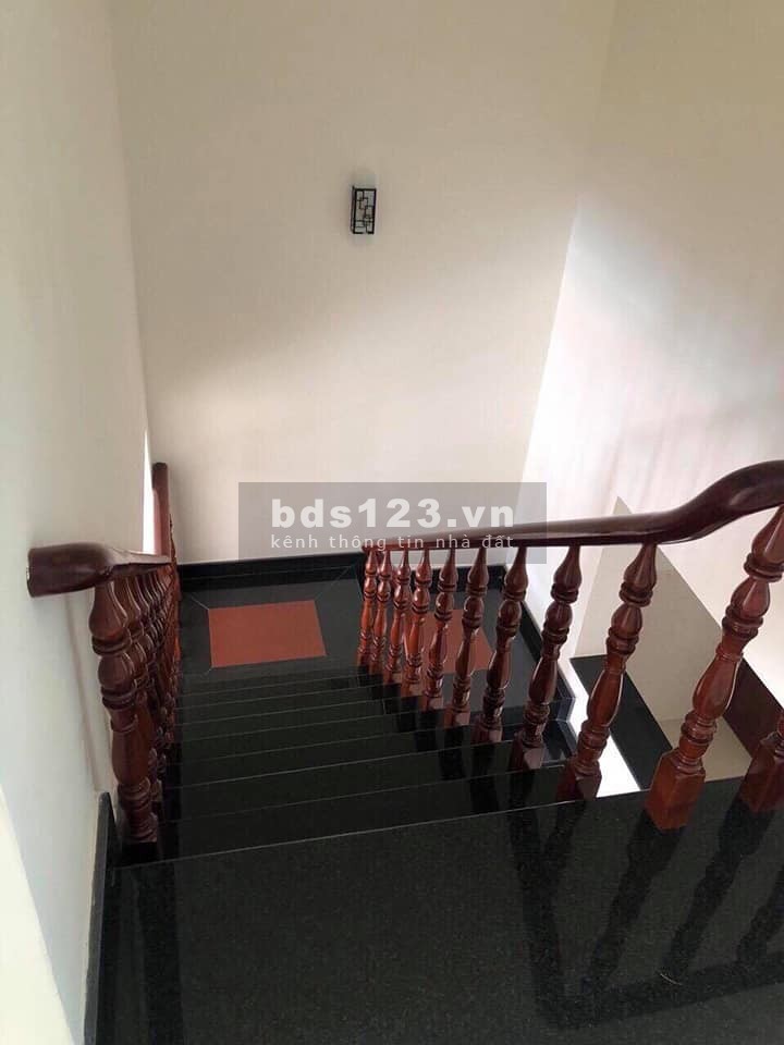 Cần bán nhà 1 trệt 1 lầu phường Hội Nghĩa, thị xã Tân Uyên, 1tỷ380 triệu