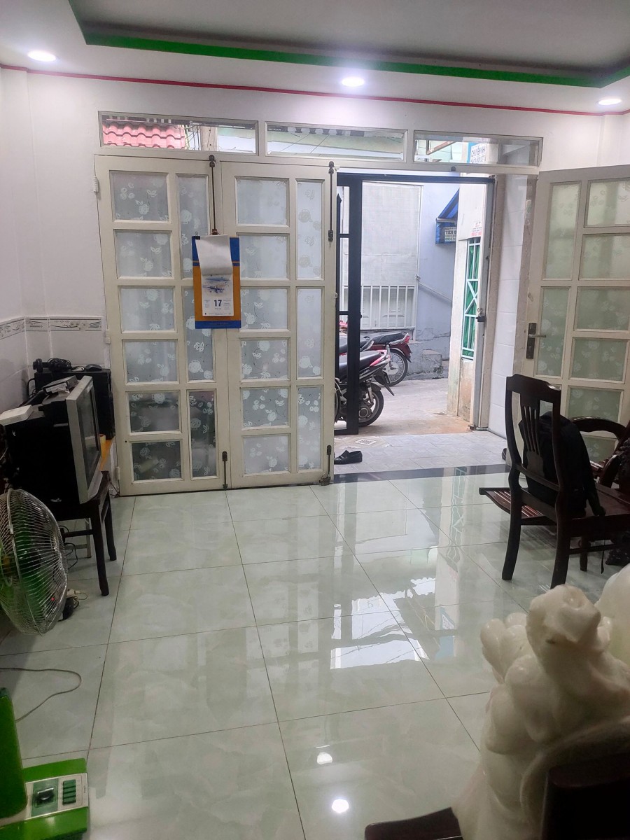 Rẻ đẹp lung linh, Trần Xuân Soạn, 60m2, 3 lầu, giá 4.8 tỷ, chính chủ