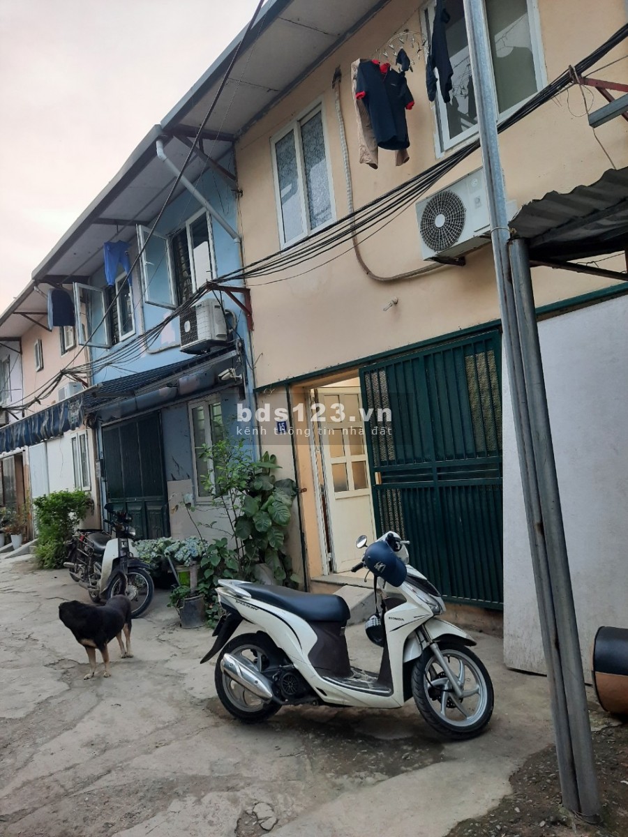 Cho thuê nhà ở 2 tầng tổng diện tích 90m2 tại 238 Âu cơ Tây hồ HN ô tô đỗ cửa