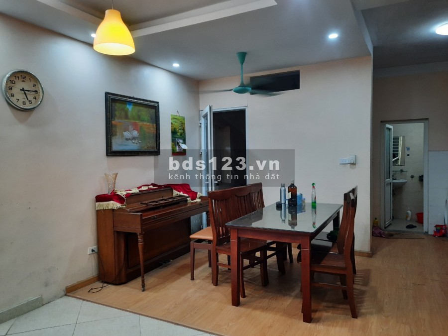 Cho thuê nhà ở 2 tầng tổng diện tích 90m2 tại 238 Âu cơ Tây hồ HN ô tô đỗ cửa
