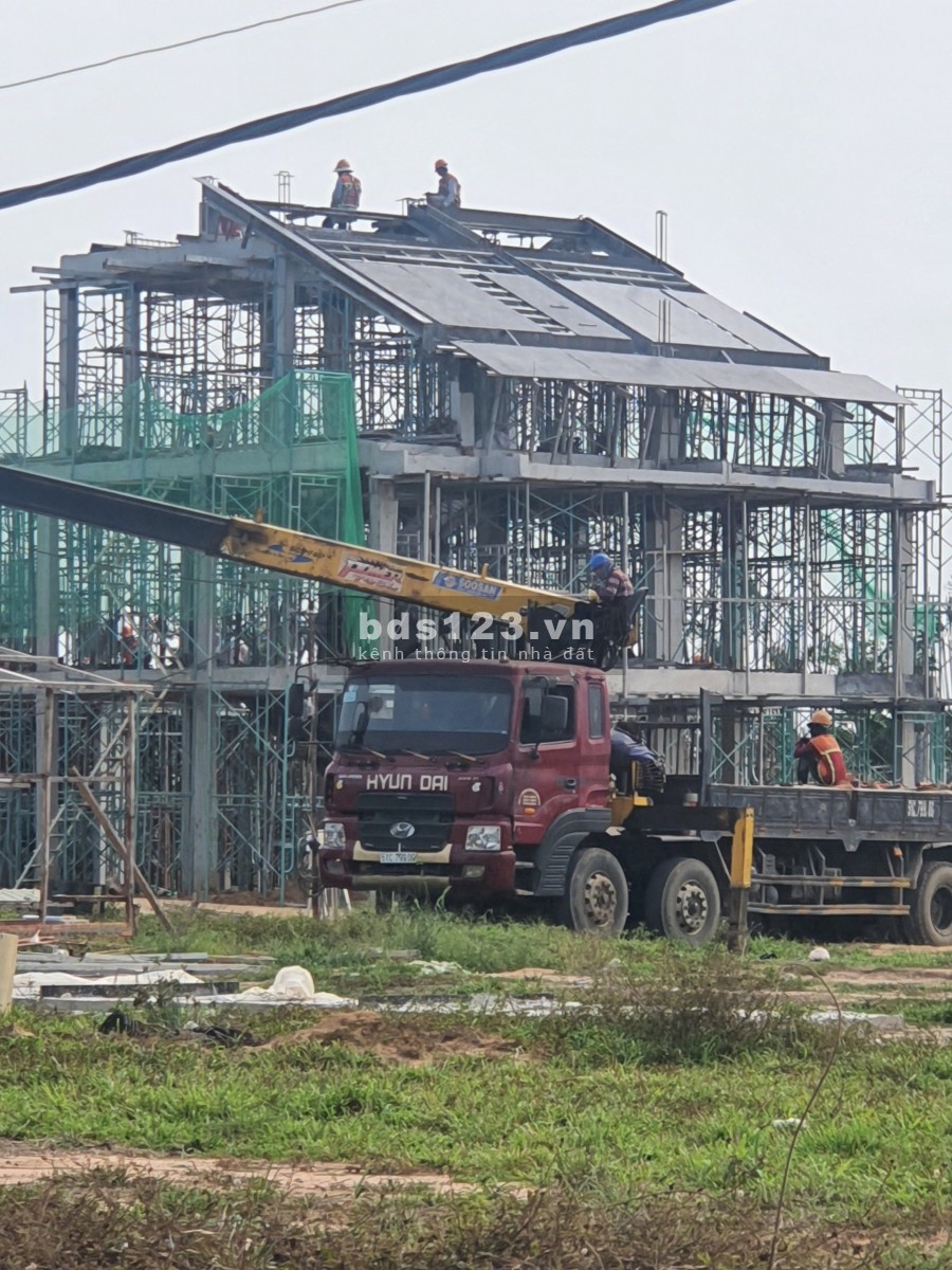 Bán nhà phố mặt tiền đường 16 - 20 huyện Long Thành - Đồng Nai dự án Gem Sky World