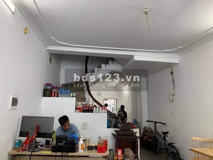 Bán nhà mặt phố Hào Nam, kinh doanh sầm uất, ô tô vào nhà giá 17.5 tỷ