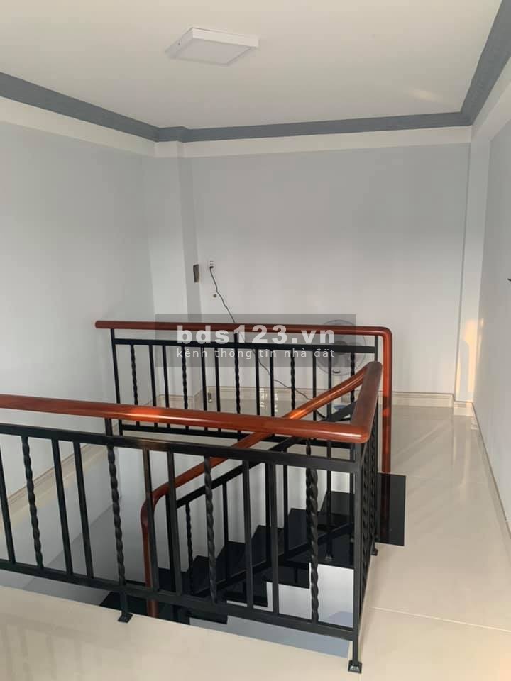 Bán nhà Phú Nhuận, khu Phan Xích Long, 30m2, 3 tầng, chỉ 3 tỷ 6