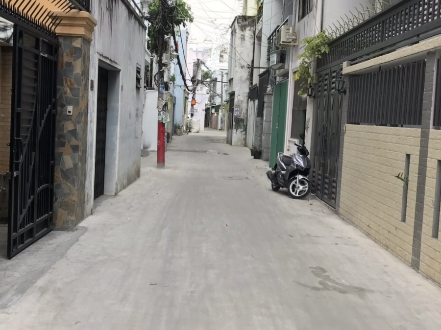 Cần bán nhanh nhà Phan Văn Trị cách MT đường 20m 4,8x18, CN 88m2-3 lầu