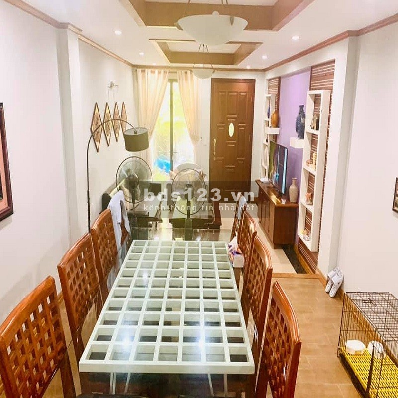 Bán nhà Đặng Thai Mai sân vườn ô tô tránh, dt 84m 5 tầng giá cực đẹp
