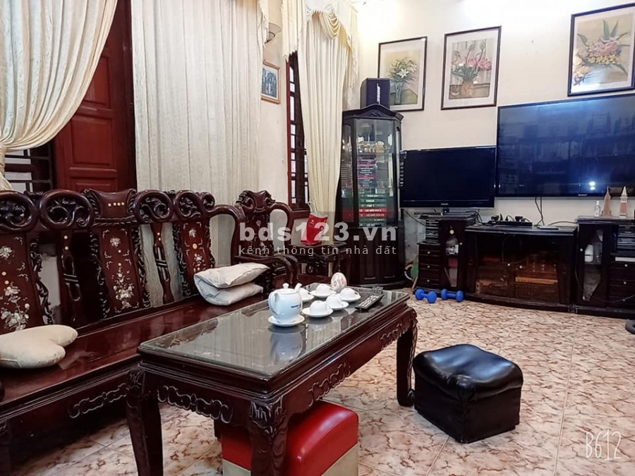 Nhà cần bán Vũ Tông Phan, gần phố, mặt tiền rộng, trung tâm Thanh Xuân 50m2x 5 tầng