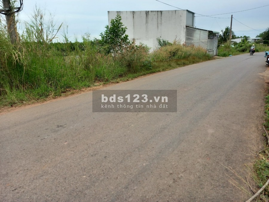 Bấn đất ngay khu công nghiệp Bàu Xéo, giá 199 triệu, dt 100m2, sổ hồng riêng, 0815215268