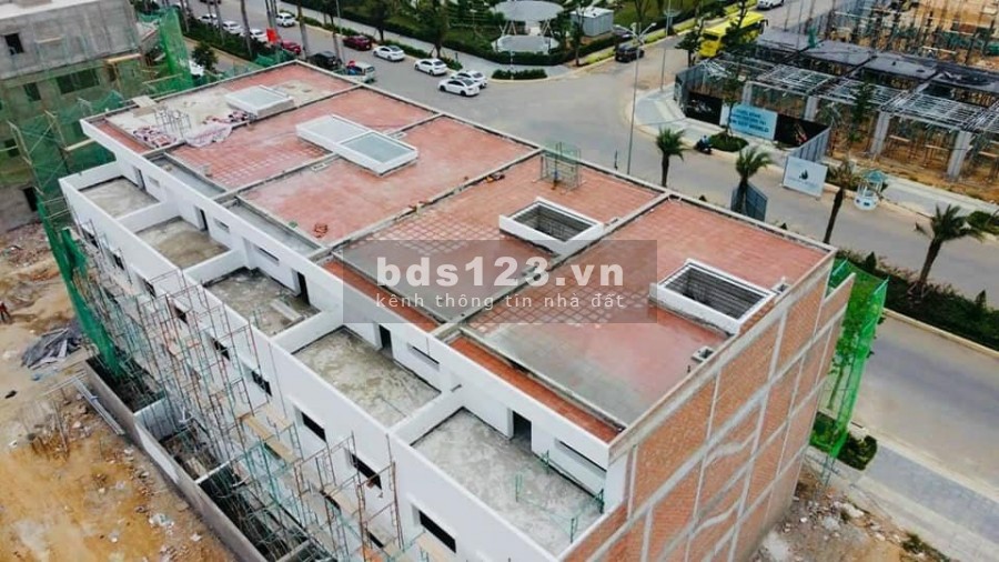 Bán nhà phố mặt tiền đường 16 - 20 huyện Long Thành - Đồng Nai dự án Gem Sky World