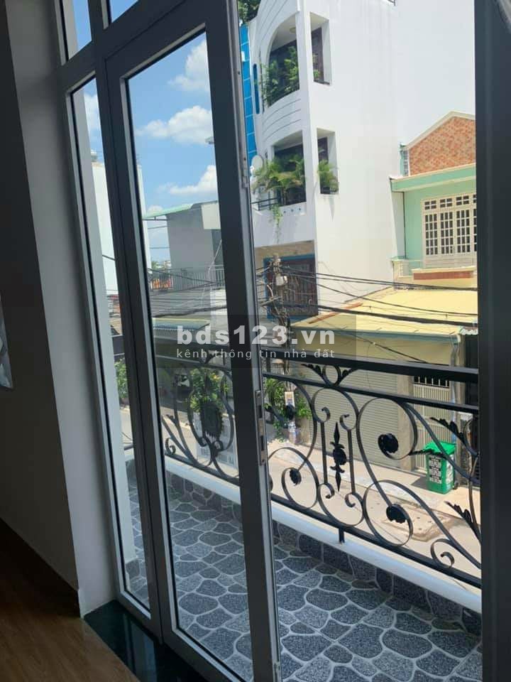 Cho thuê nhà hxh quốc lộ 13, Hiệp Bình Phước, nhà mới 1 trệt 3 lầu