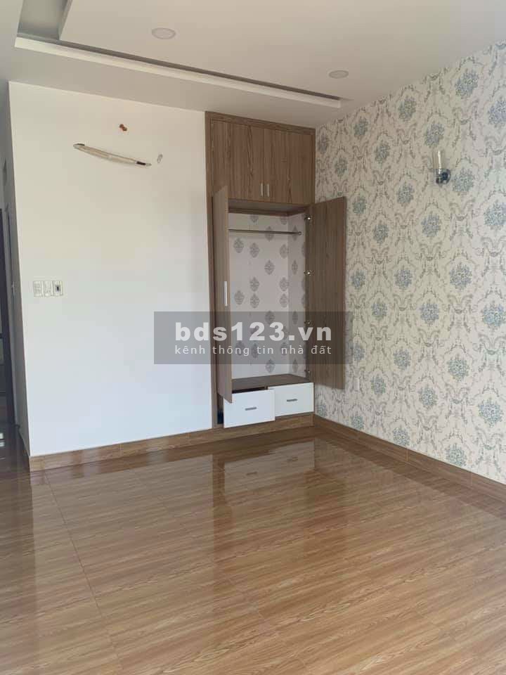 Cho thuê nhà hxh quốc lộ 13, Hiệp Bình Phước, nhà mới 1 trệt 3 lầu