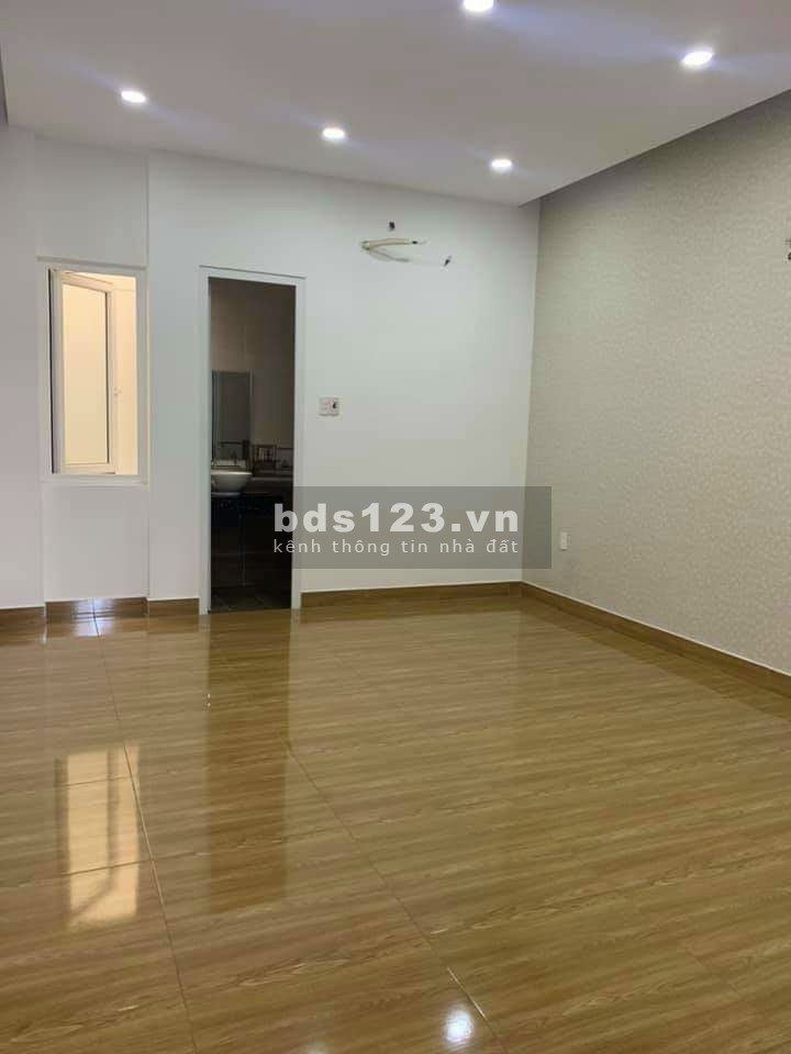 Cho thuê nhà hxh quốc lộ 13, Hiệp Bình Phước, nhà mới 1 trệt 3 lầu
