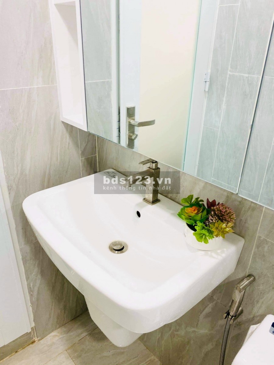 Cho thuê nhà nguyên căn gần phố tây Bùi Viện, khu dân cư