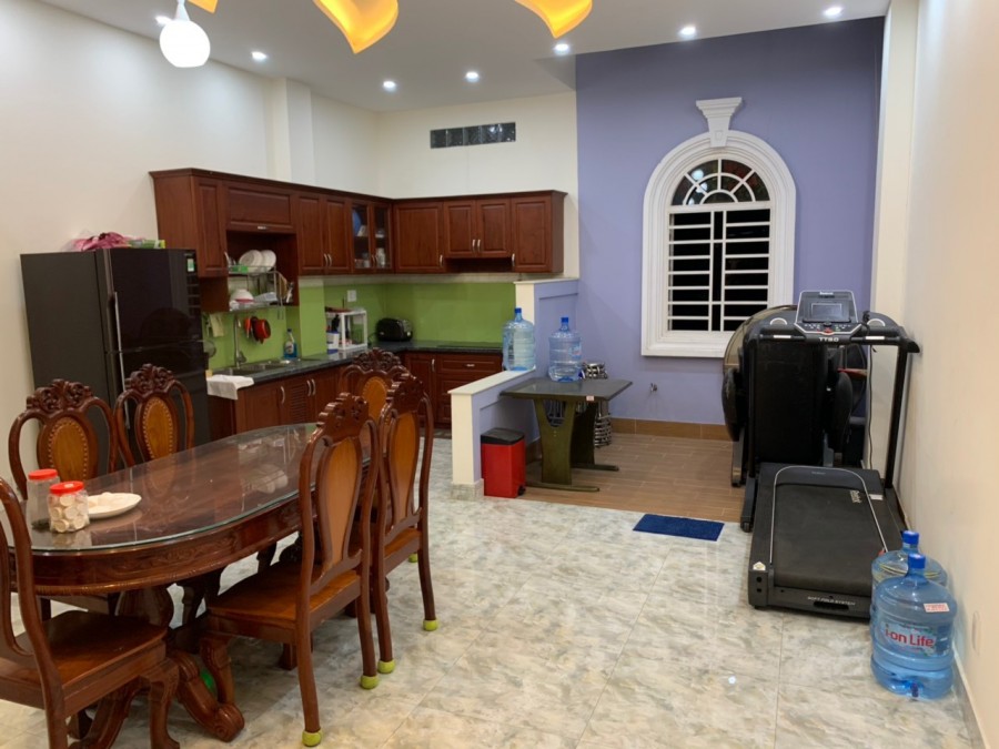 Bán nhà Mặt tiền Huỳnh Văn Bánh ngang 4,1m dài 15m, 1 trệt 3 lầu