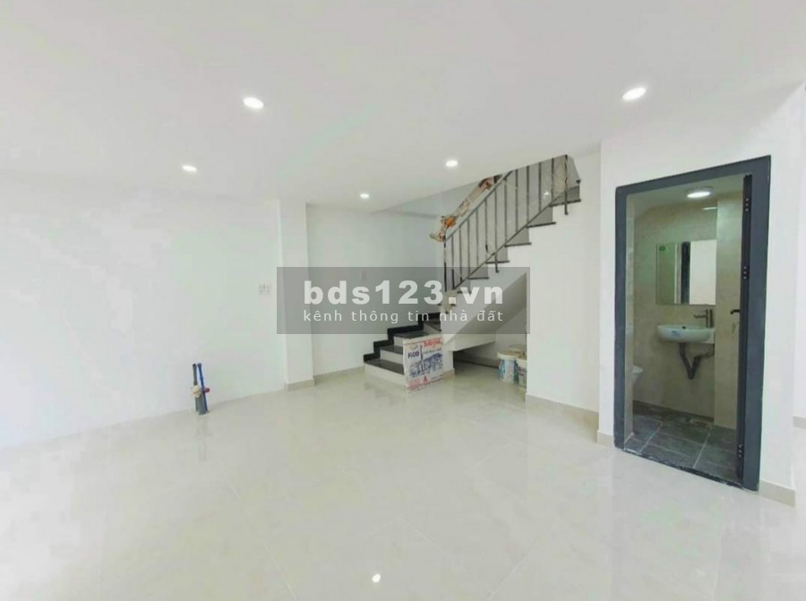 2.8 tỷ có ngay nhà Lưu Chí Hiếu Tây Thạnh, Quận Tân Phú, dt 37m2, 2 tầng đúc, 2 pn, 2 wc