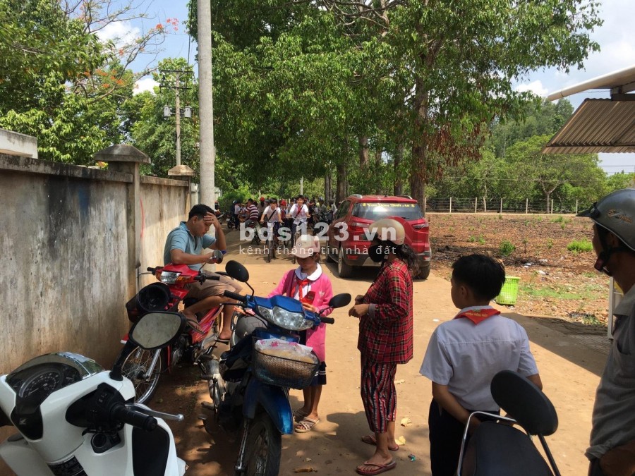 Bà Hằng ĐN Cần ra gấp lô đất mặt tiền DT 769, thổ cư 100%.