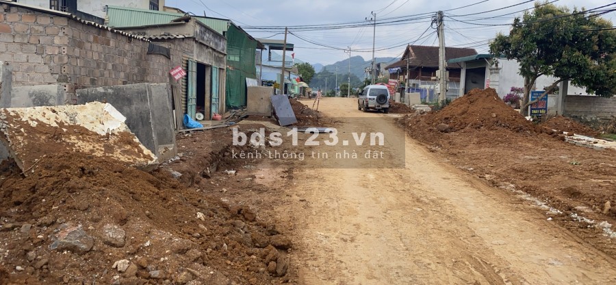 Cần bán đất Thôn Bản Áng, Mộc Châu, Sơn La, gần đường Quốc Lộ