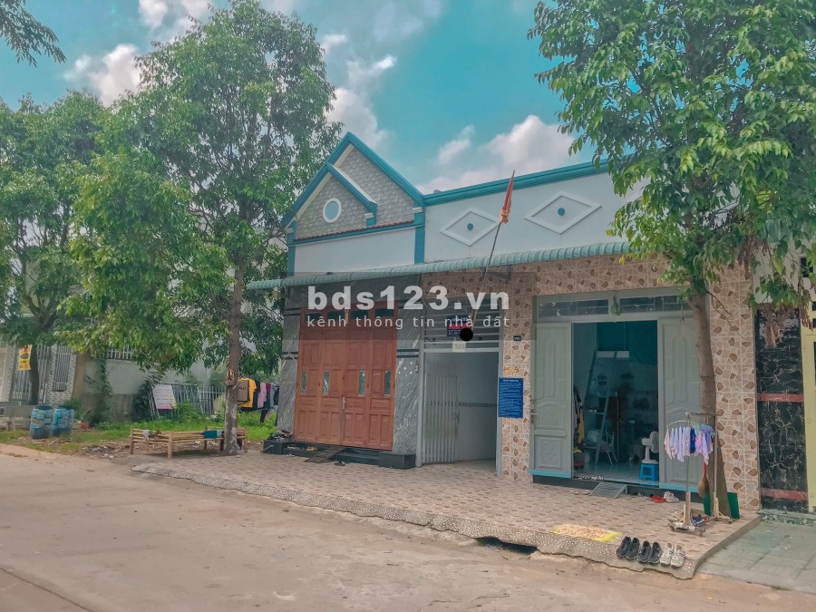Cần sang gấp 16 phòng trọ đang cho thuê thuê đối diện khu công nghiệp dân đông