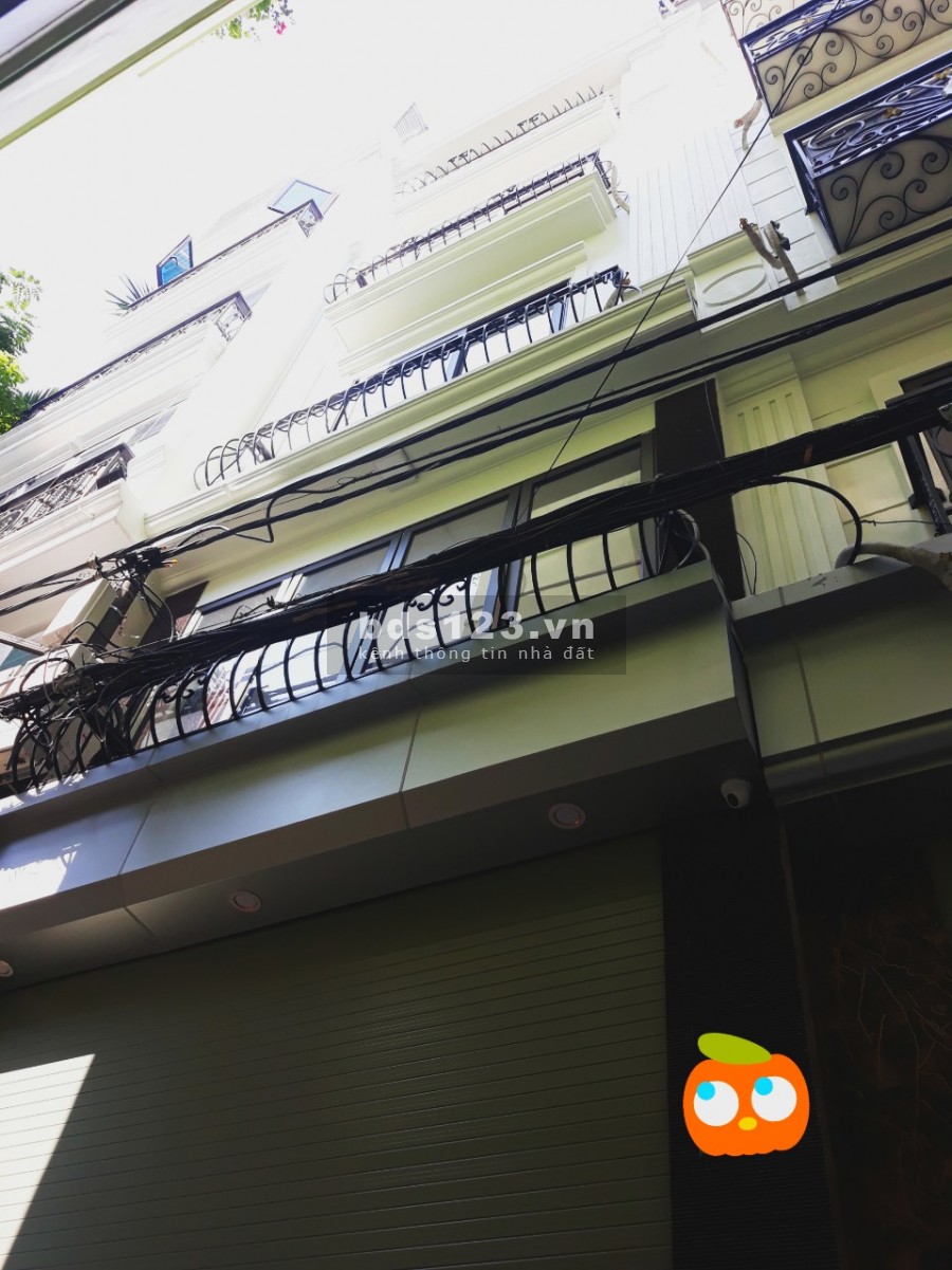 Bán nhà nguyên căn đường Nguyễn Văn Cừ, ô tô tránh, dt 29m2, giá 3.1 tỷ