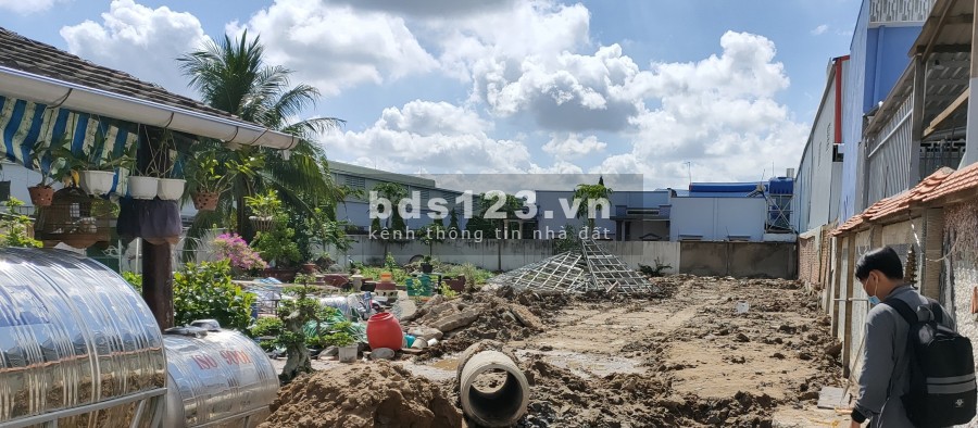 Chính Chủ Bán gấp lô đất khu vực Cần Đước dt 4,5x22 SHR