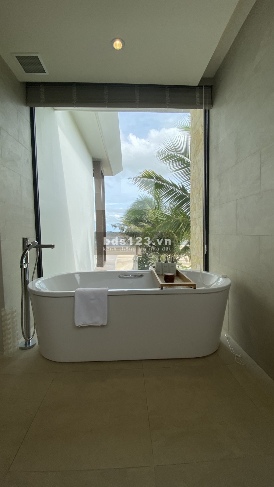 Cần sang lại căn biệt thự mặt tiền biển Melia Hồ Tràm, đang tham gia cho thuê giá thỏa thuận LH 0931442567