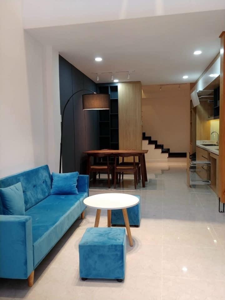 Nhà đẹp hẻm xe hơi full nội thất cao cấp, cách Quận 1, Quận 4 xã hoa chỉ 1 cây cầu