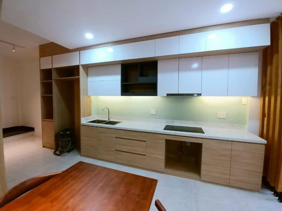Nhà đẹp hẻm xe hơi full nội thất cao cấp, cách Quận 1, Quận 4 xã hoa chỉ 1 cây cầu