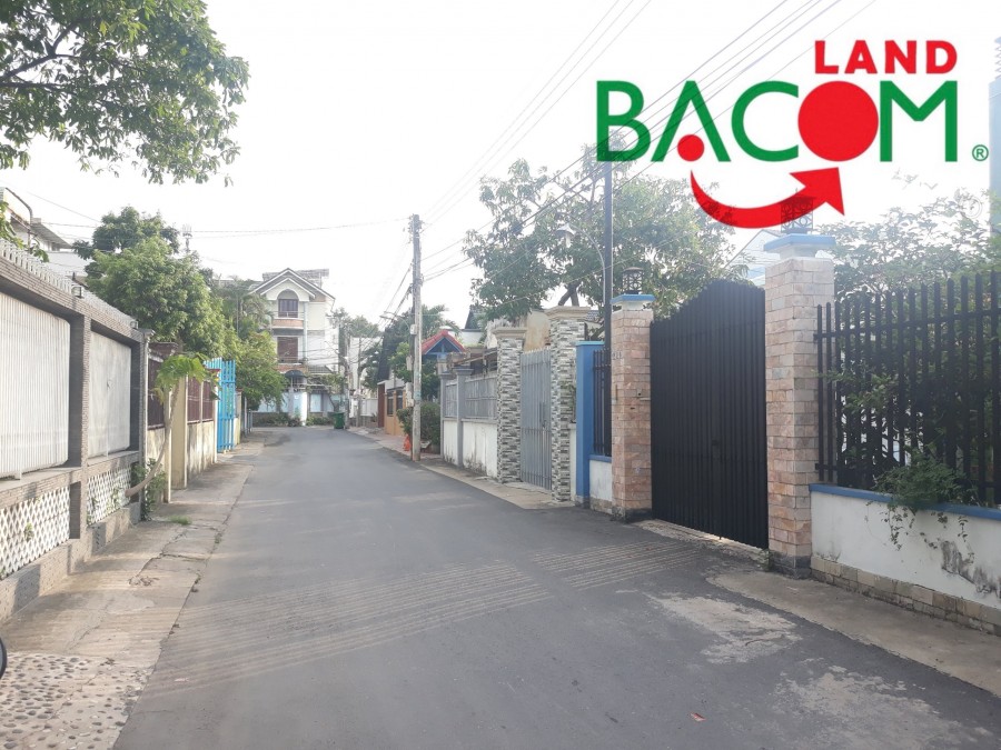 Bán nhà biệt thự 1 trệt, 1 lầu khu cư xã Phúc Hải, phường Tân Phong, dt 244.8m2, đường rộng 8m