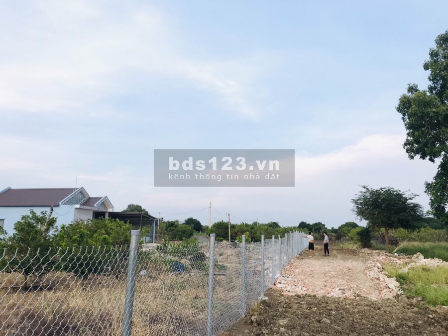 Bán đất 2 mặt tiền đường nhánh Phạm Hùng sát bên khu công nghiệp đất đỏ-brvt