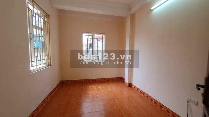 Bán gấp nhà tự xây 4 tầng 21/25m * 4.7m Đại La, lô góc,gần phố