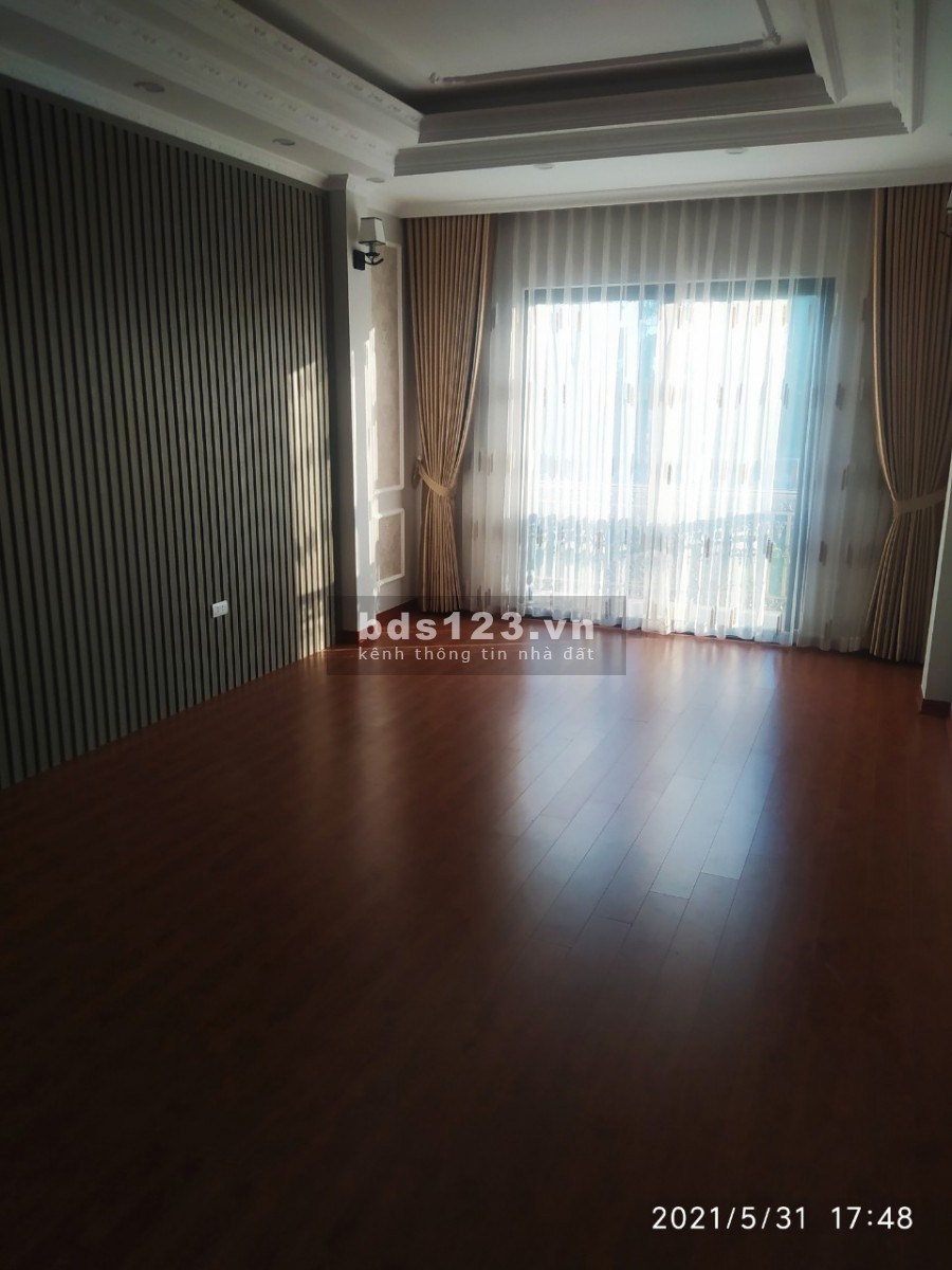 Bán nhà mặt đường lớn phường Long Biên. DT 39m2