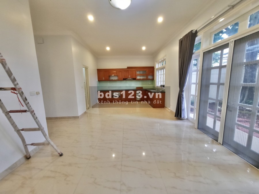 Bán biệt thự C1 Ciputra 345m2, 6 ngủ, đồ cơ bản. Giá liên hệ: 0973781843 Ánh.
