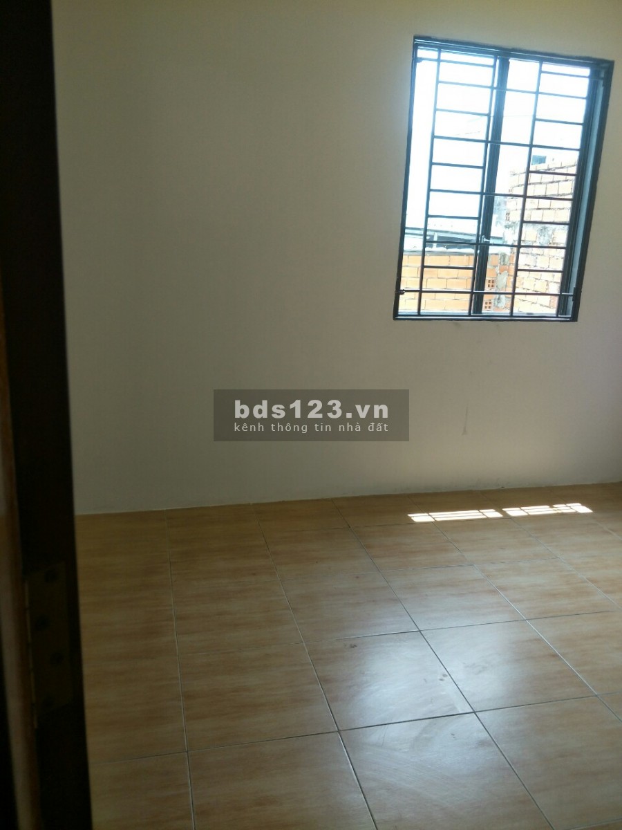 Nhà nguyên căn nở hậu phường Linh Đông, dt 2.35 tỷ, đường số 40, Thủ Đức