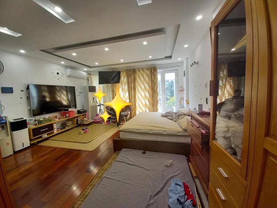 Khu phân lô Hoàng Cầu, cho thuê 30 triệu/tháng, vỉa hè rộng, dt 55m2, 5 tầng, mt 4.5m, giá 11.9 tỷ