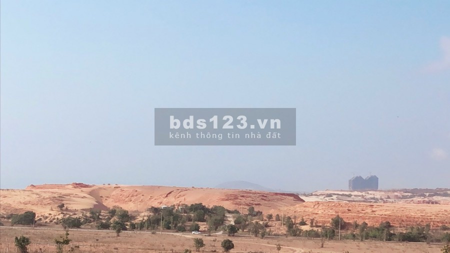 Lô đất vuông vức 2 mặt tiền đường ngay Safari Rạng Đông giá dưới 900 triệu
