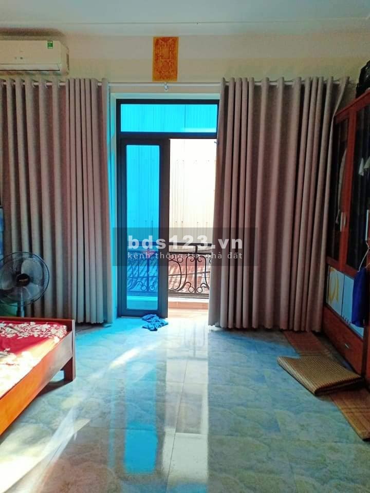 Bán nhà Phố Đức Giang để về ở với con 43m2 x 4 tầng Mặt tiền 4.5m