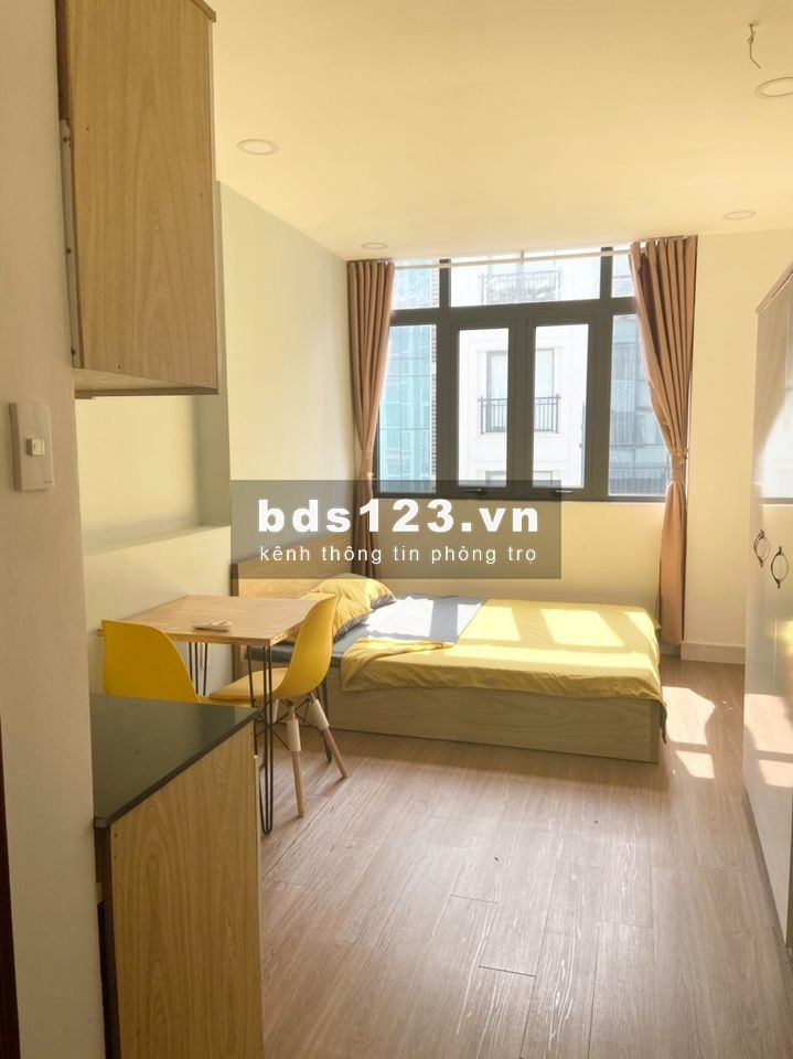 Phòng Studio đầy đủ nội thất - cửa sổ thoáng mát gần ĐH Hutech