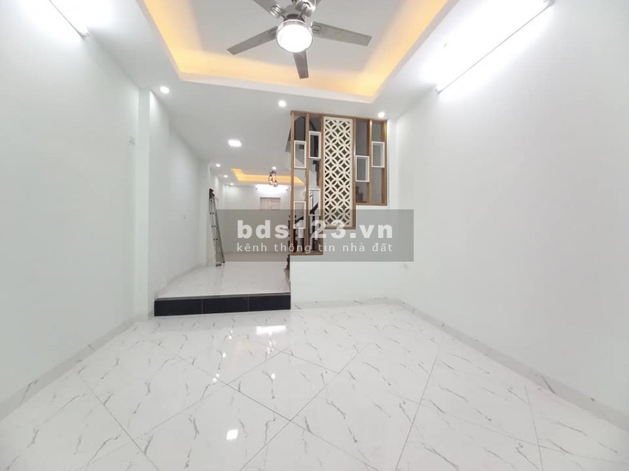 Nhà riêng Hoàng Mai về ở ngay, 4 tầng 38m2 giá 3 tỷ 3