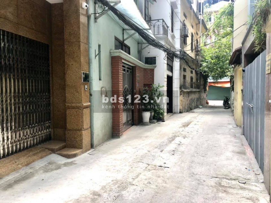 Phố Lý Nam Đế dt 60m, mt 6m, nhà đẹp phân lô, gần ô tô, ở ngay, chỉ 8.3 tỷ, lh 0942861188